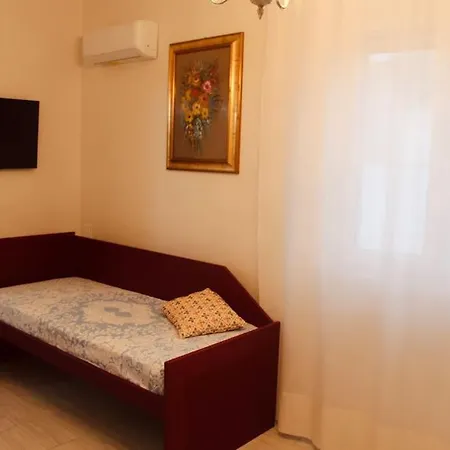 Maison Luigi - Casa Vacanze3 *
